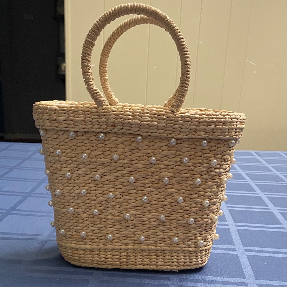 Elegant Tan Woven Bag with Pearl Accents